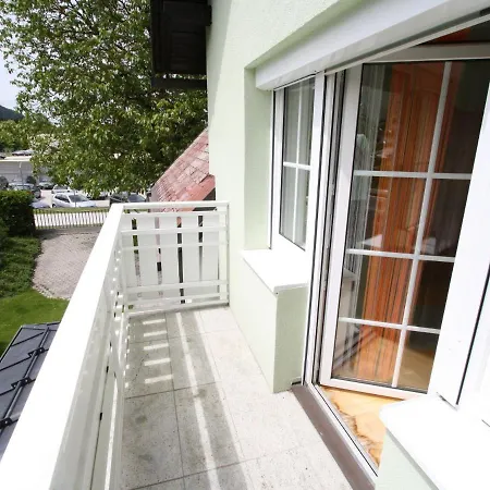 Vintage Holiday Home In Ferlach With Barbecue Nyaraló
